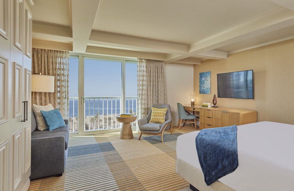 Viceroy Santa Monica Room, 1 King Bed, Partial Ocean View (Canary) 6