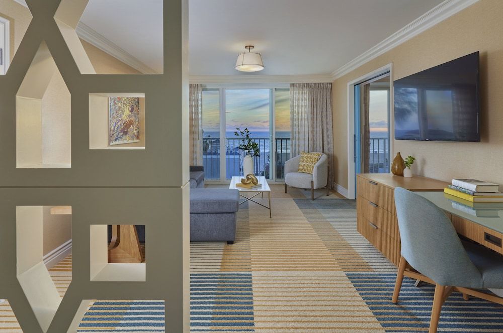 Viceroy Santa Monica Suite, 1 King Bed (Palmetto) 7