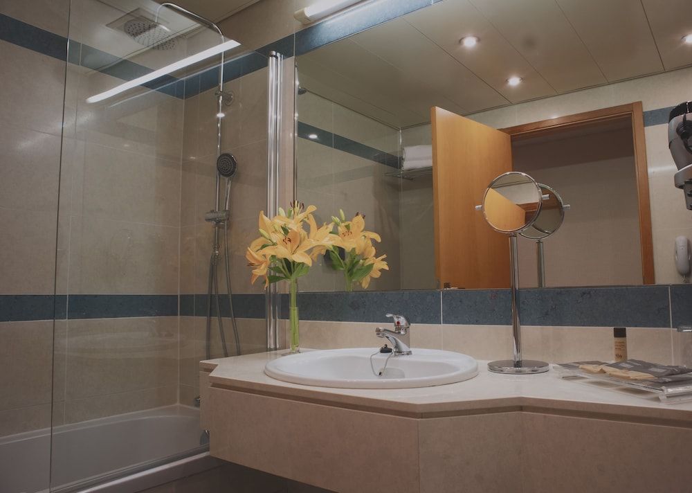 undefined SANA Metropolitan Hotel 10