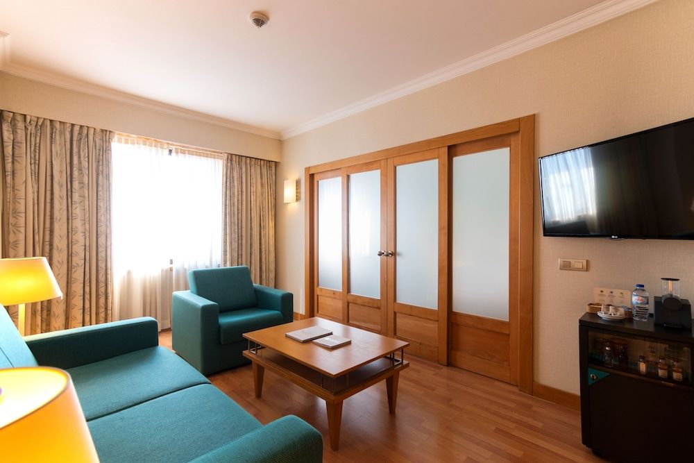 undefined SANA Metropolitan Hotel 3