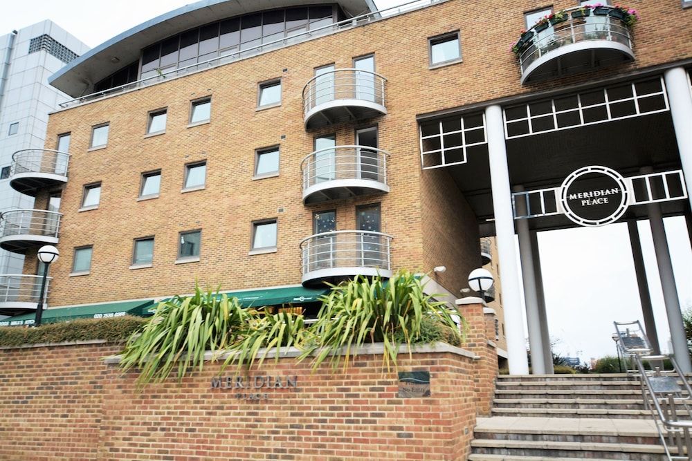 undefined Zen Apartments - Docklands 3