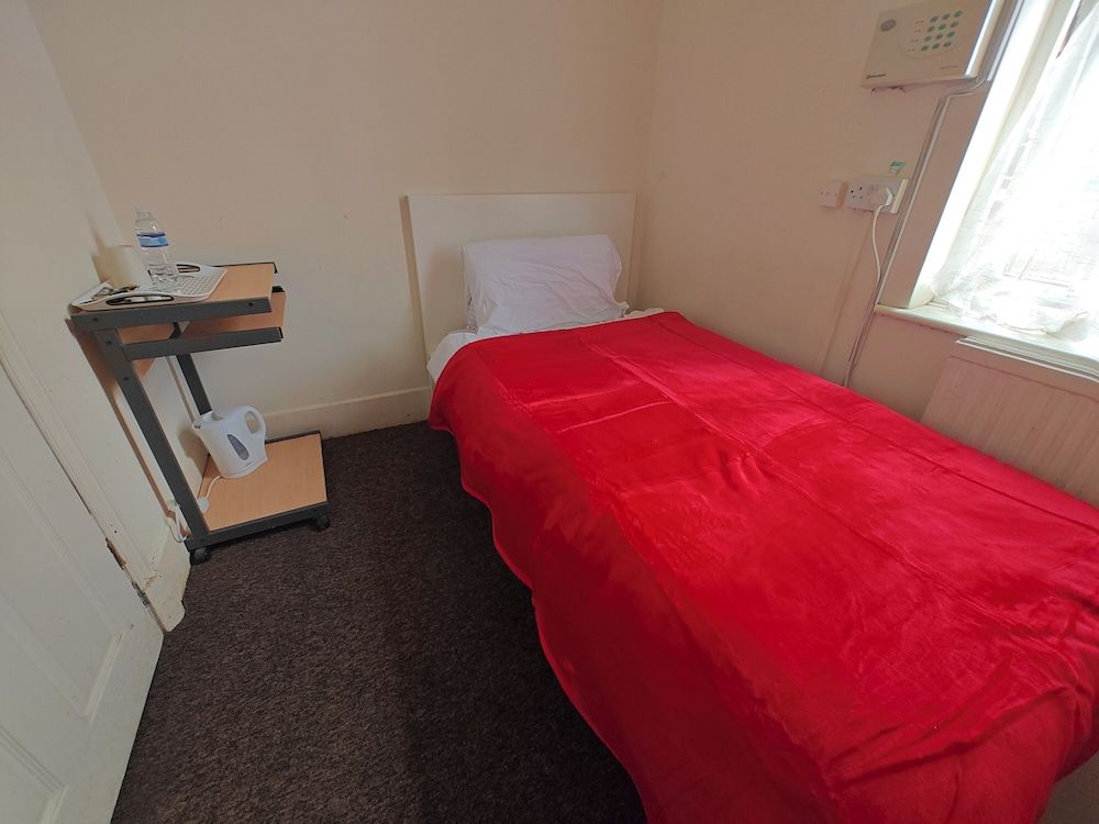 Campbell's Guest House Basic Single Room, 1 Bedroom, Non Smoking, Shared Bathroom