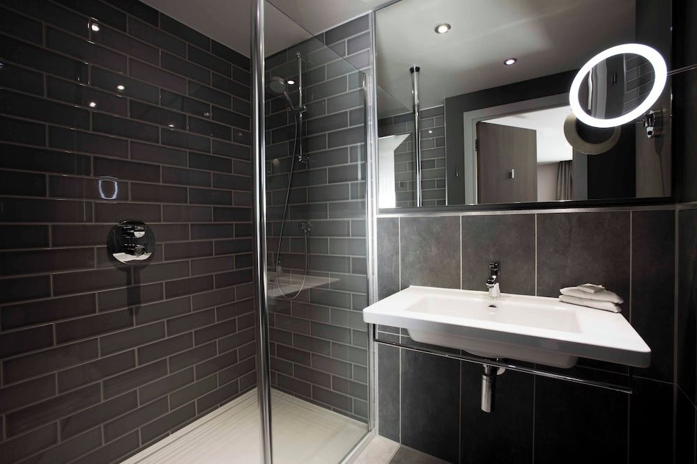 Holiday Inn Manchester - City Centre by IHG Premium Room, 1 King Bed 5