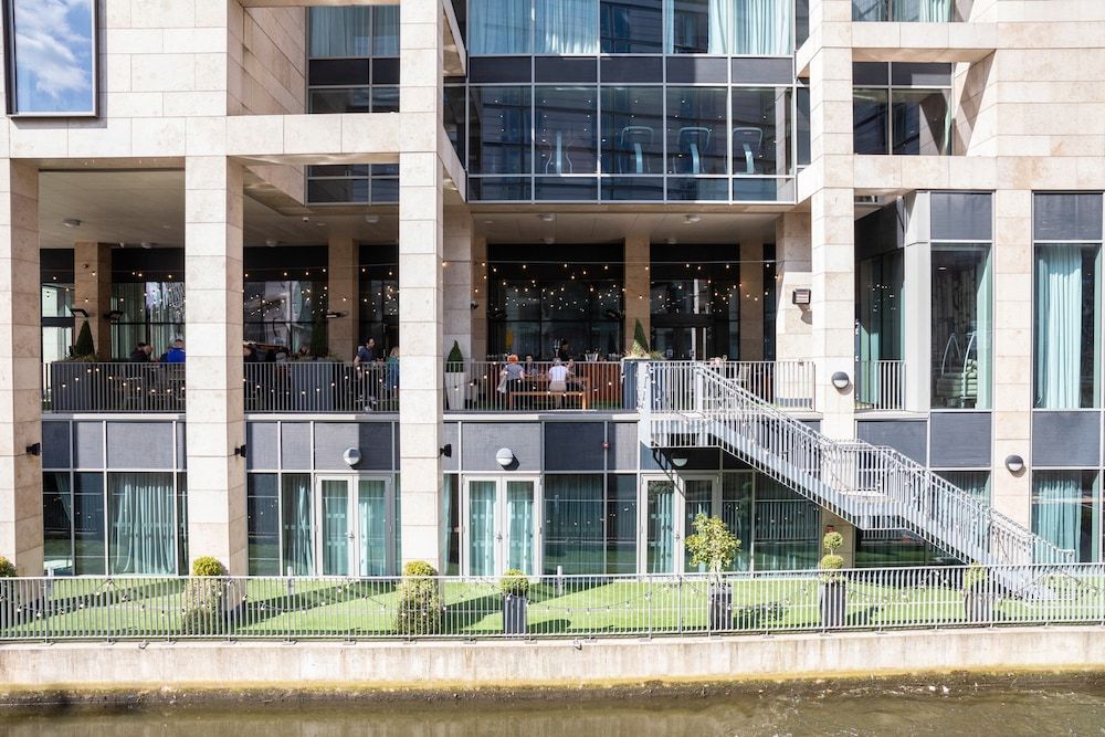 undefined Holiday Inn Manchester - City Centre by IHG 8