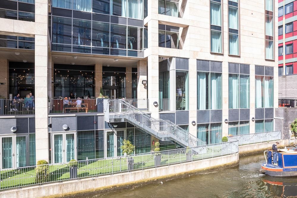 undefined Holiday Inn Manchester - City Centre by IHG 5