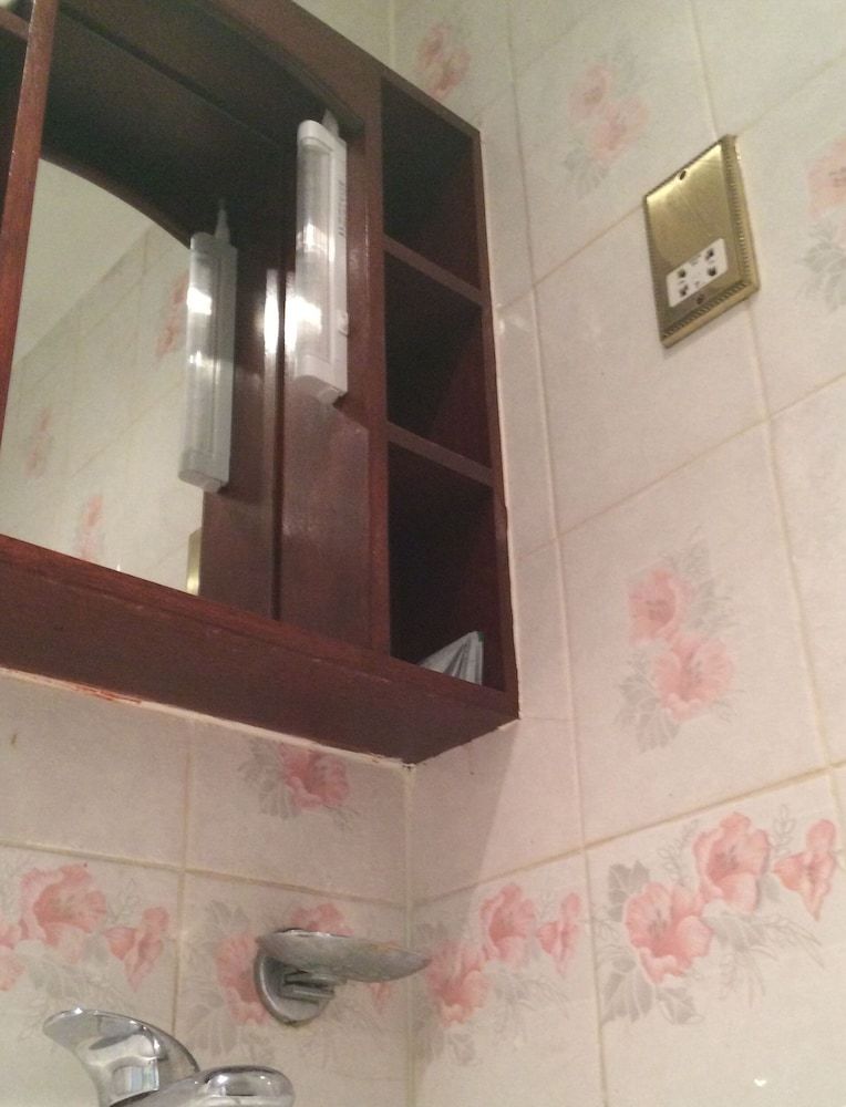 London Continental Hotel Standard Triple Room, 1 Bedroom 4