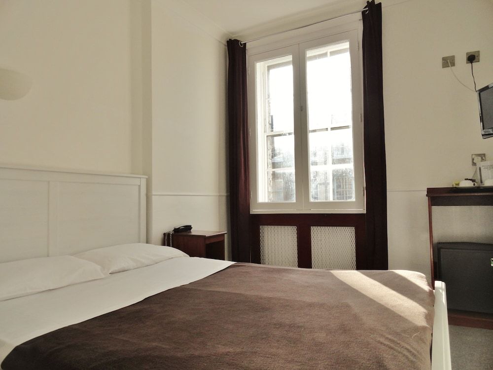 London Continental Hotel Standard Double Room, 1 Double Bed 11