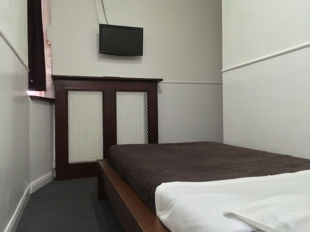 undefined London Continental Hotel 4