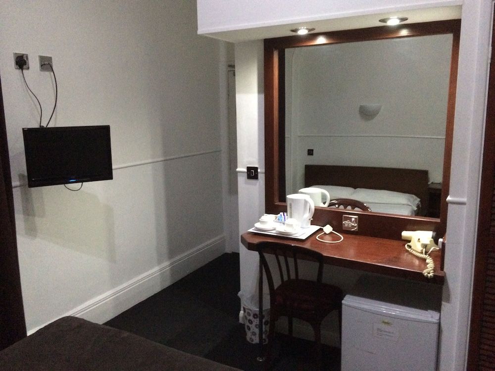 London Continental Hotel Standard Double Room, 1 Double Bed 14