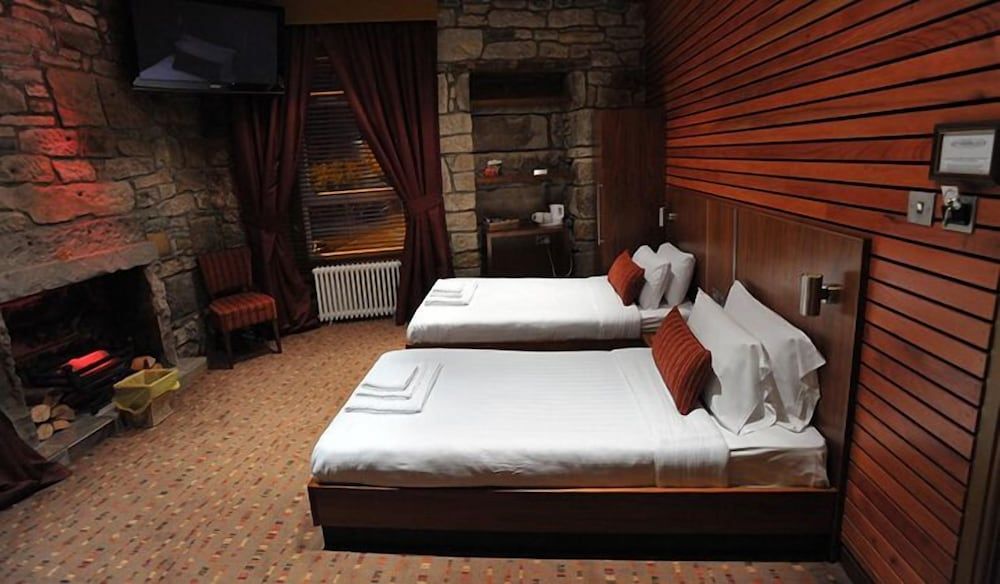 The Commercial Hotel Standard Twin Room, 2 Twin Beds 2