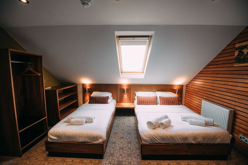 The Commercial Hotel Standard Triple Room 7