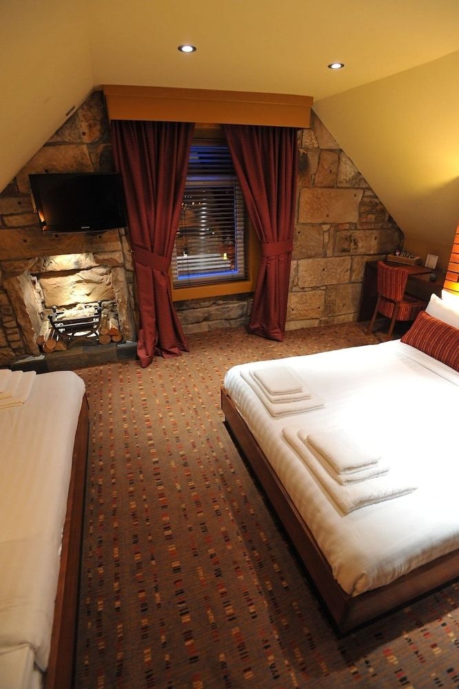 The Commercial Hotel Standard Triple Room 4