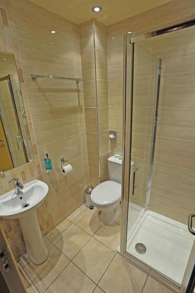 The Commercial Hotel Standard Twin Room, 2 Twin Beds 6