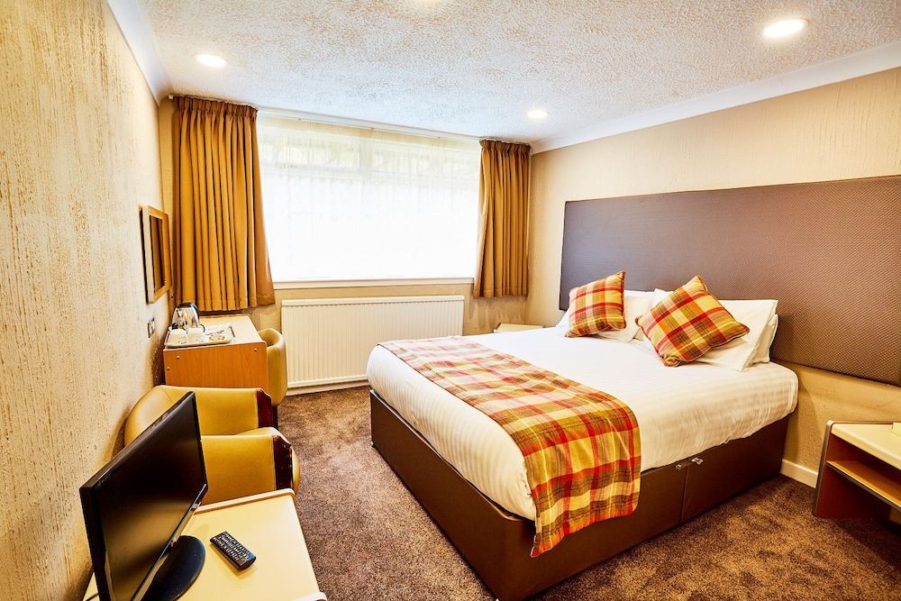 Abbotsford Hotel King Room (with Shower) 3