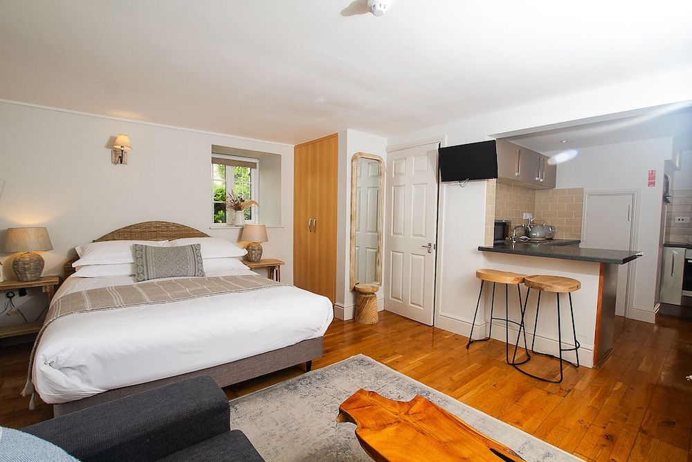 Winyard's Gap Inn Studio, Ensuite 5