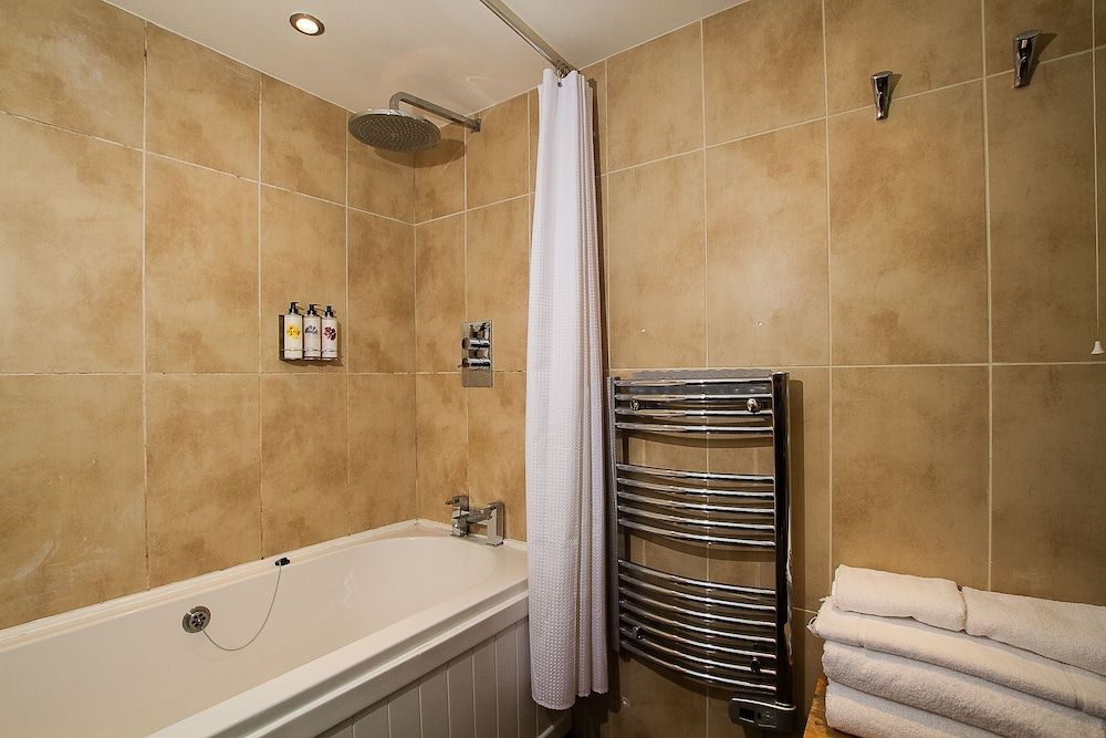 Winyard's Gap Inn Studio, Ensuite 11