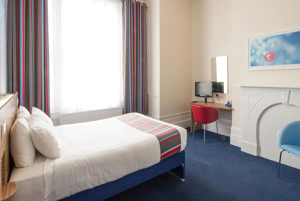 undefined Travelodge London Central Marylebone 10