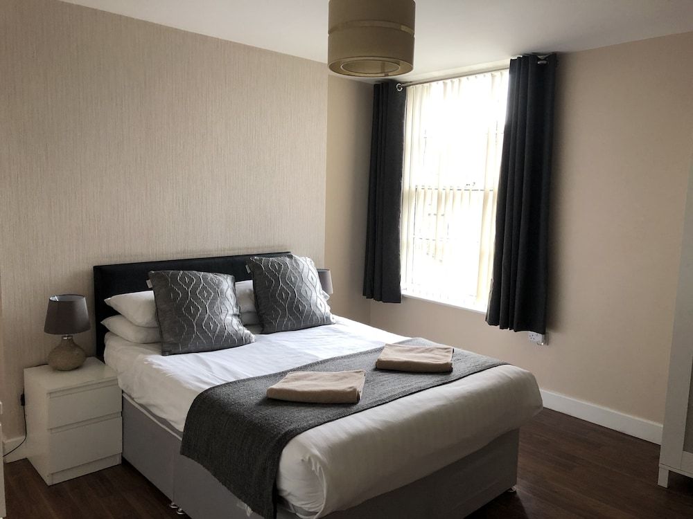 Harcourt Place Luxury Apartment, Private Bathroom, Sea View (Apartment 2 - 5 Berth	)