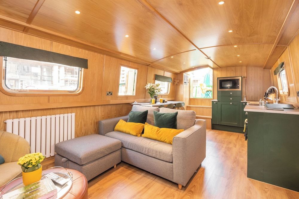 The Four Sisters Boatel Luxury Cabin (Camillia Houseboat) 14