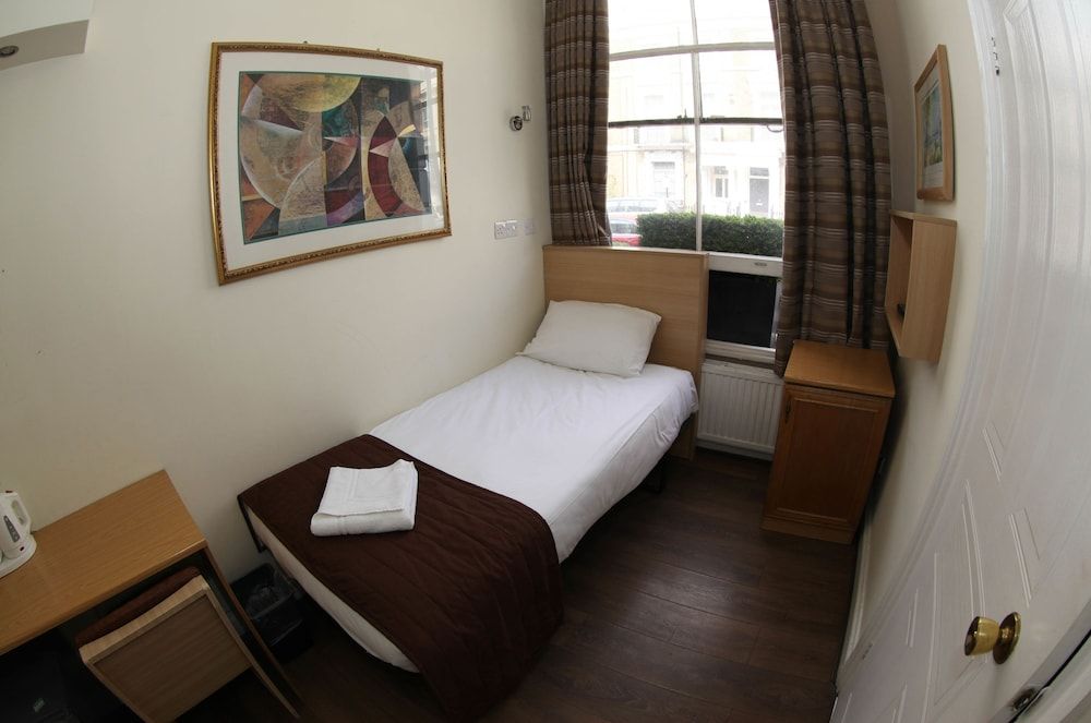 undefined Holland Court Hotel 8