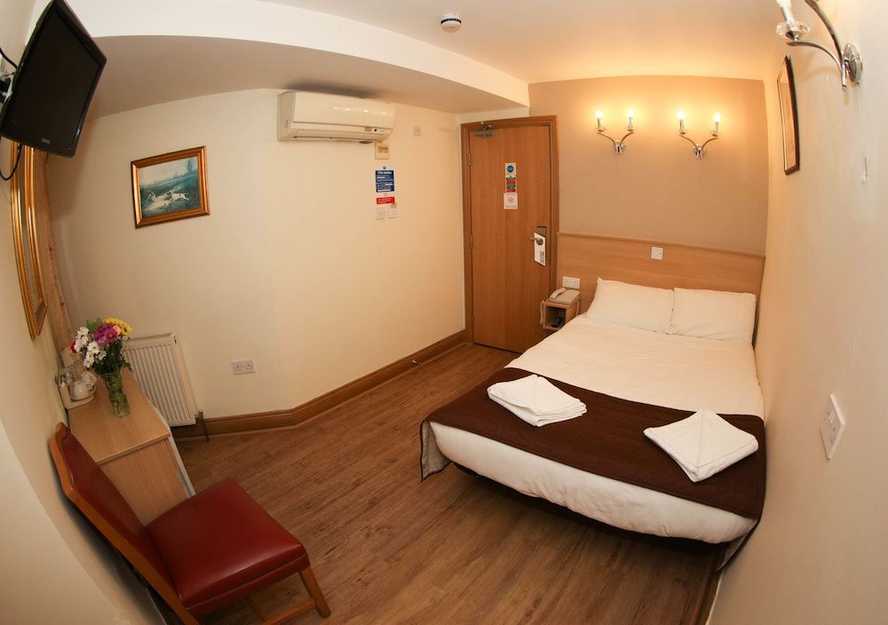 undefined Holland Court Hotel 9