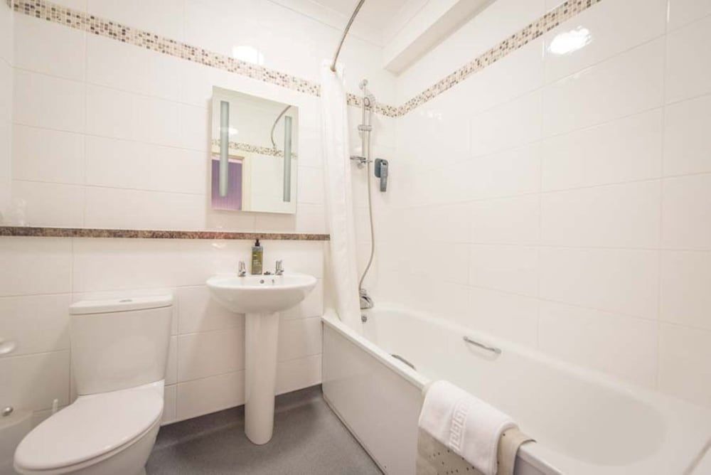 Ben Nevis Hotel & Leisure Club Classic Twin Room 8