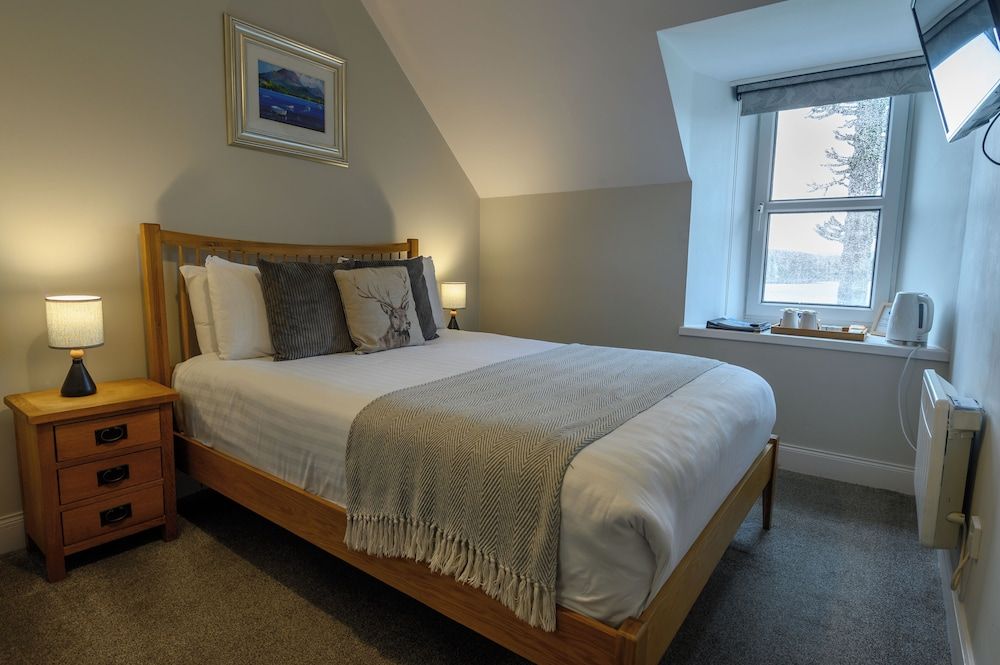 Coolin View Guest Rooms Comfort Double Room, Ensuite, Sea View 4