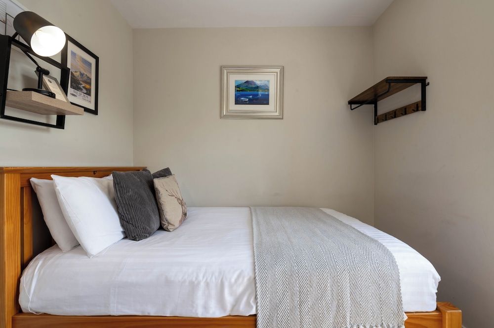 Coolin View Guest Rooms Standard Single Room, Ensuite, Sea View (Larger Bed) 3