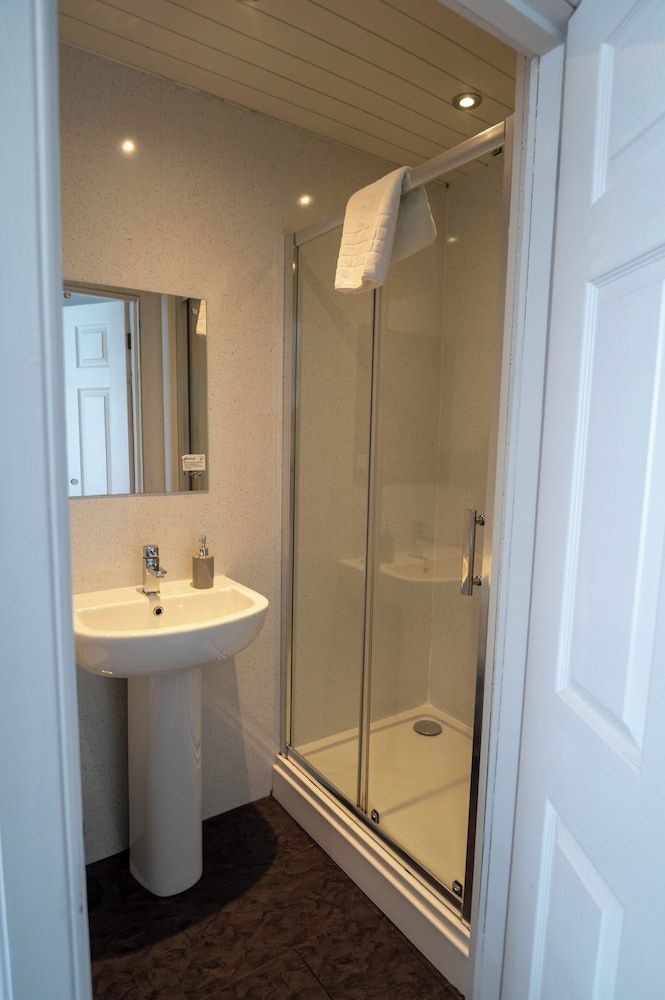 Coolin View Guest Rooms Deluxe Double Room, Ensuite 6