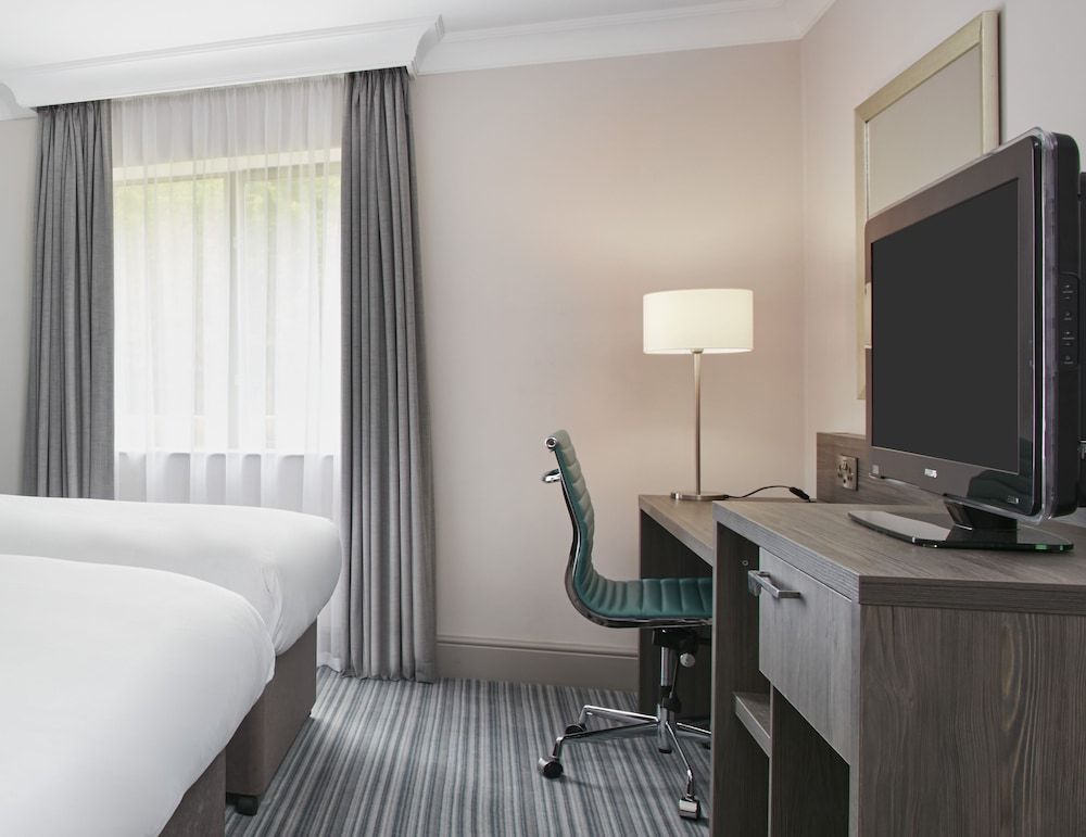 Leonardo Hotel East Midlands Airport Stay 1 Night, Park 15 Days 3