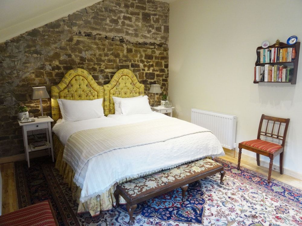 Double or Twin Room, Ensuite (Beaulieu)