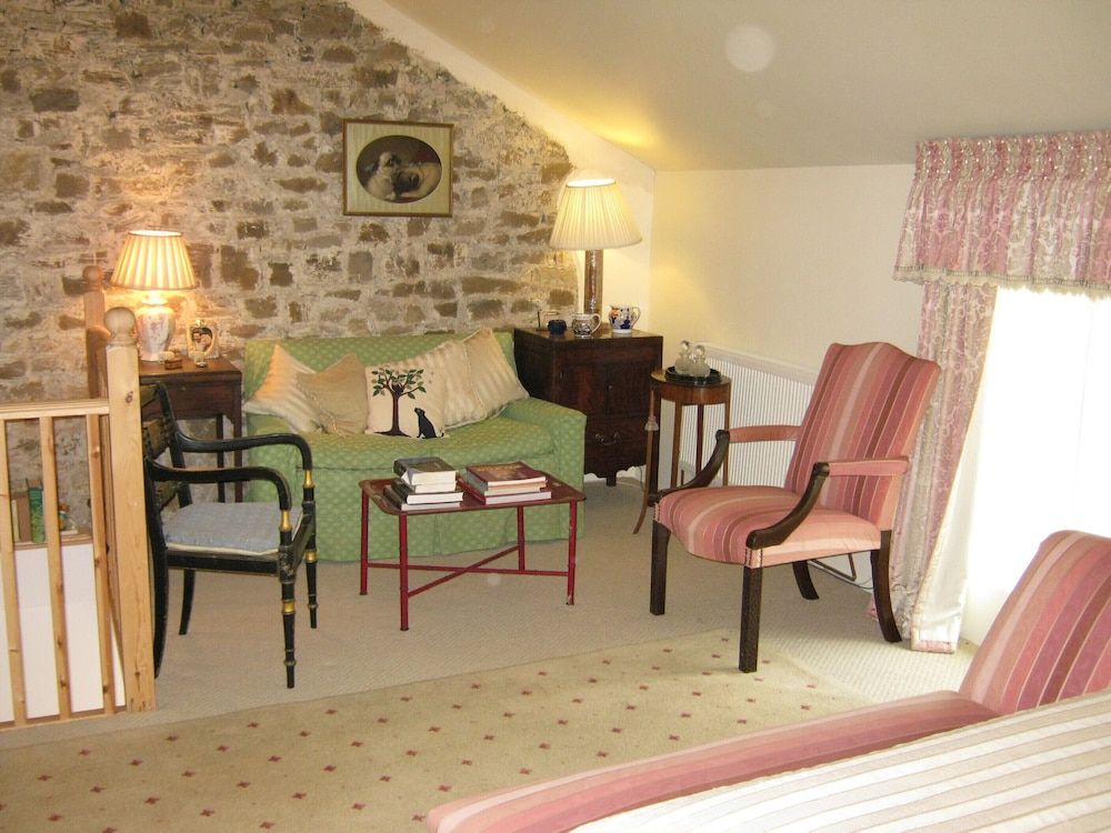 Hollamoor Farm B&B Double Room, Ensuite (The Pink Room) 4