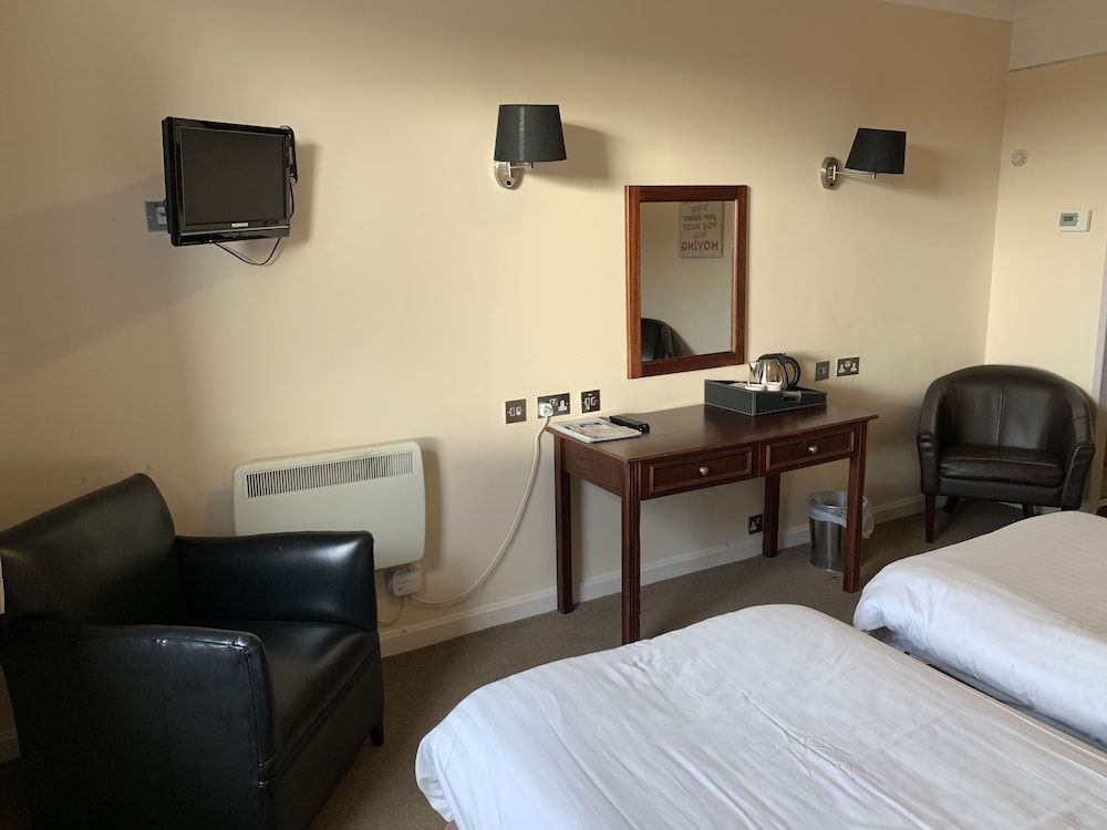 The Bruce Hotel Standard Twin Room 2