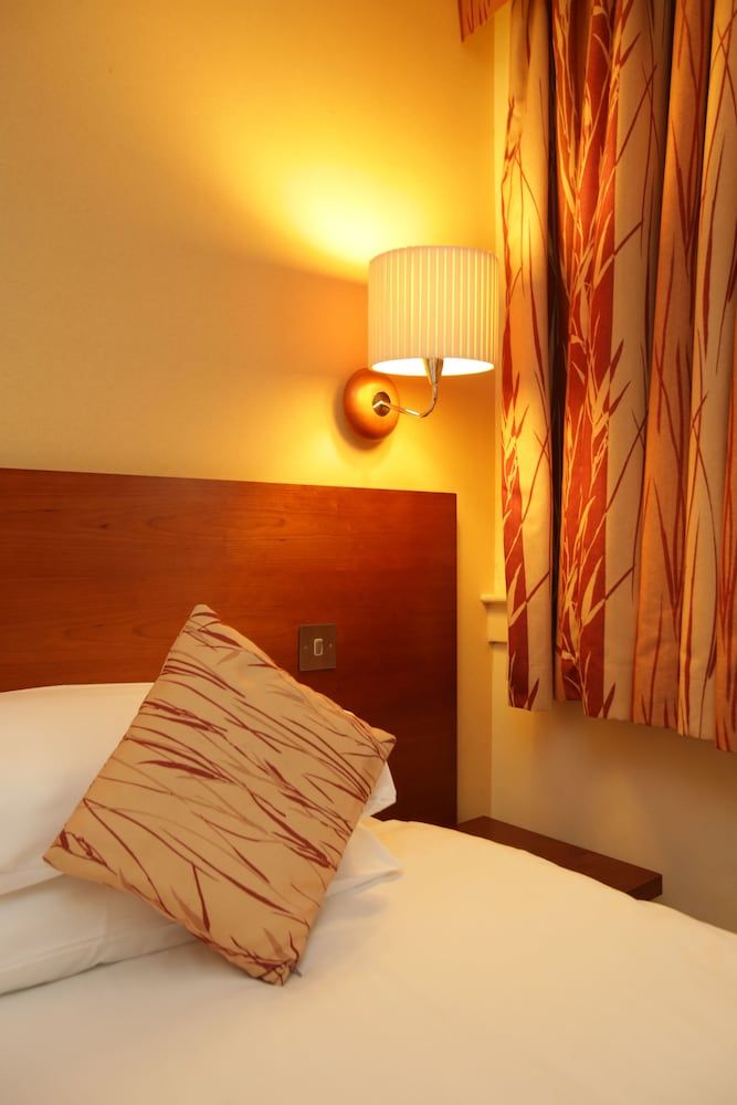 The Bruce Hotel Standard Twin Room 6