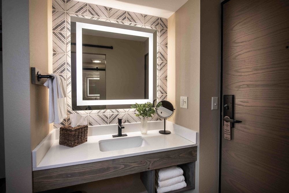 The Wisconsin Hotel & Conference Center One Bedroom Family Suite 2