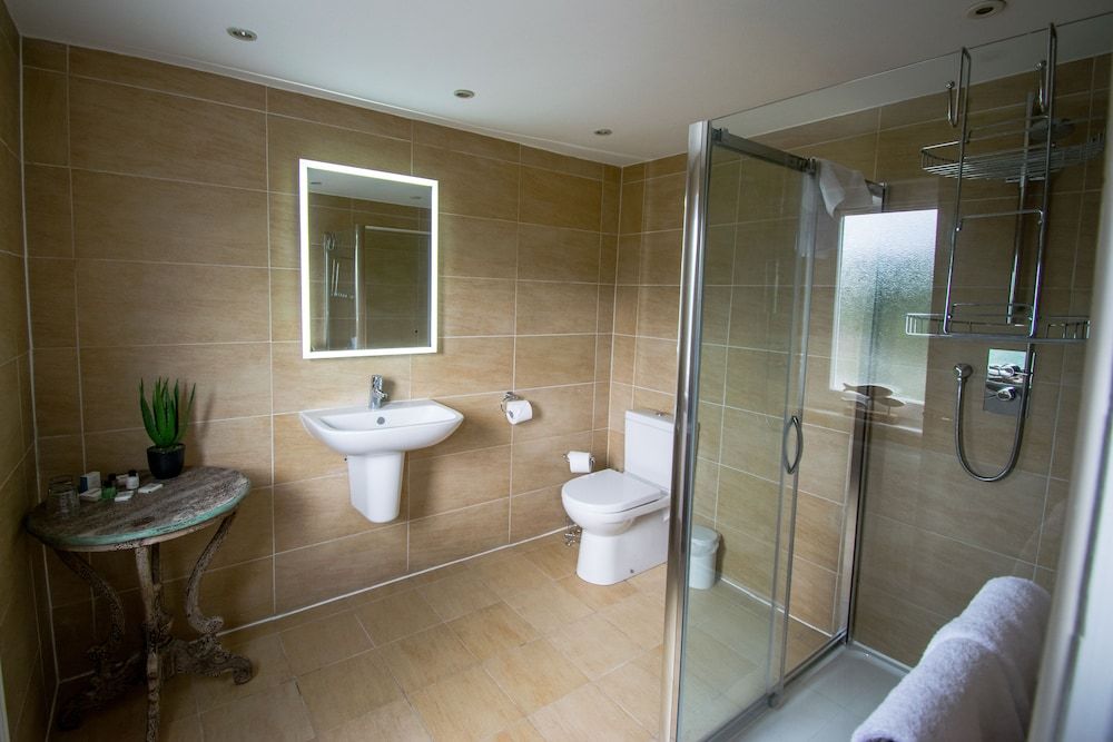 Craigmhor Lodge & Courtyard Superior Double - Victorian Lodge 10