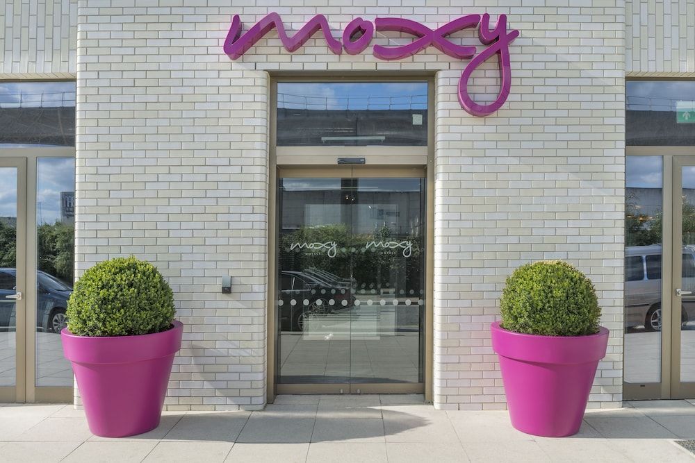 undefined Moxy London Excel 3