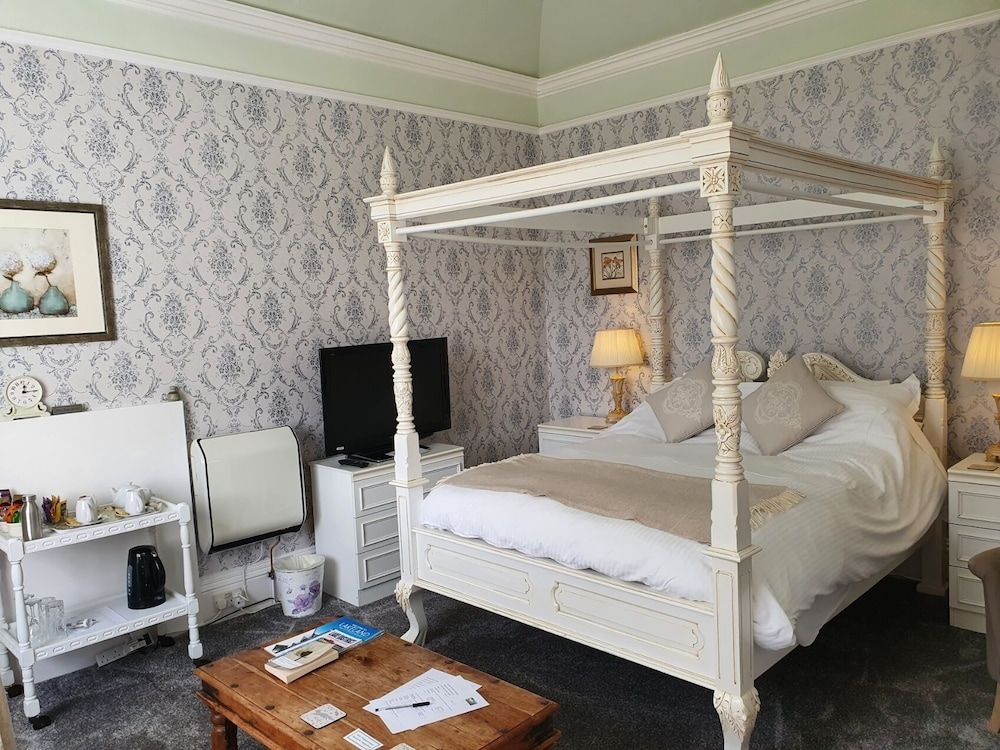 Superior Double Room, Ensuite, Garden View (4-POSTER ROOM)