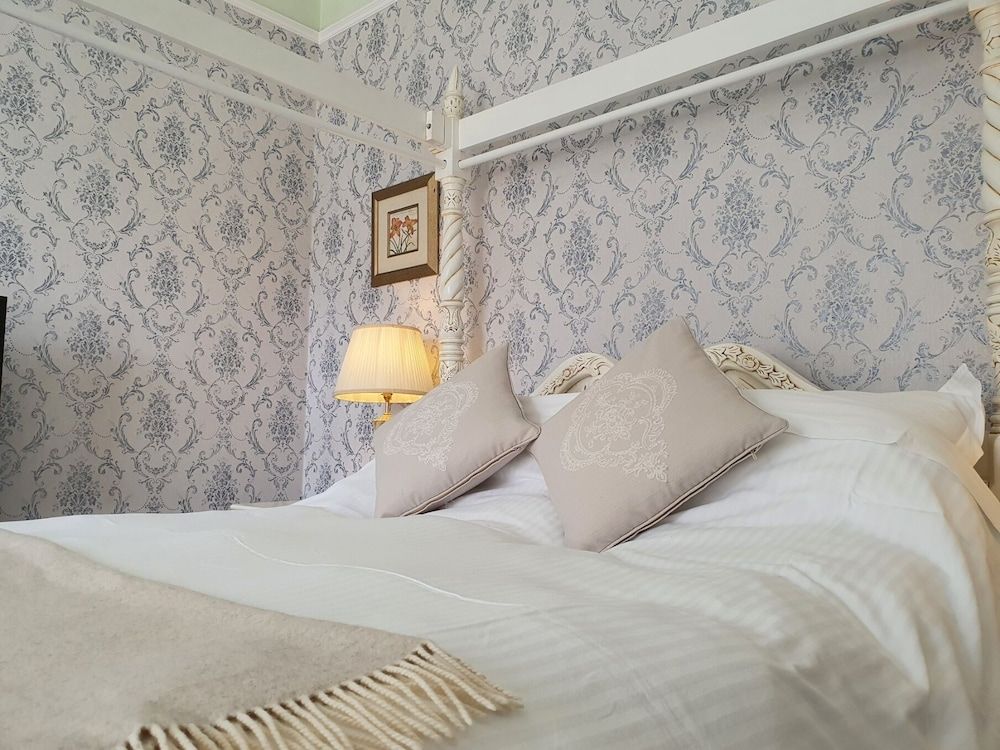 Superior Double Room, Ensuite, Garden View (4-POSTER ROOM)