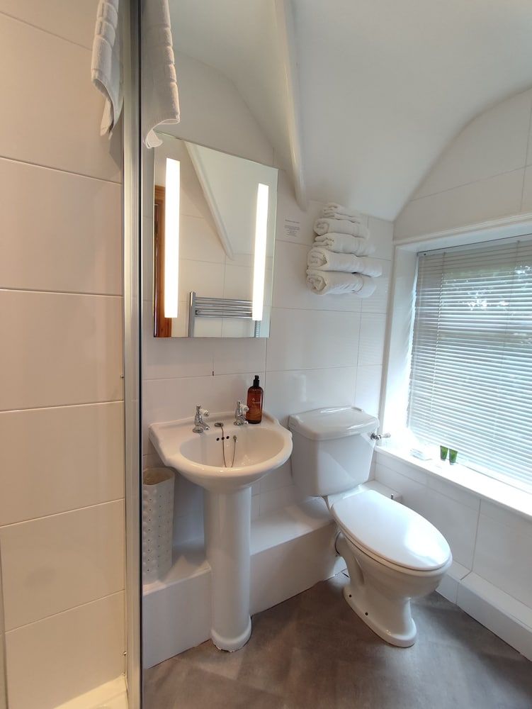 Anton Guest House B&B Standard Twin Room 3