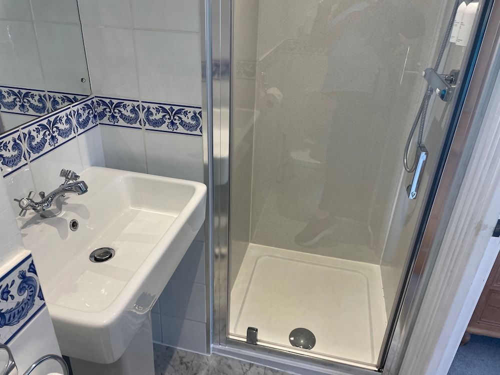 Ashfield House Superior Double Room, Ensuite, Garden View 3