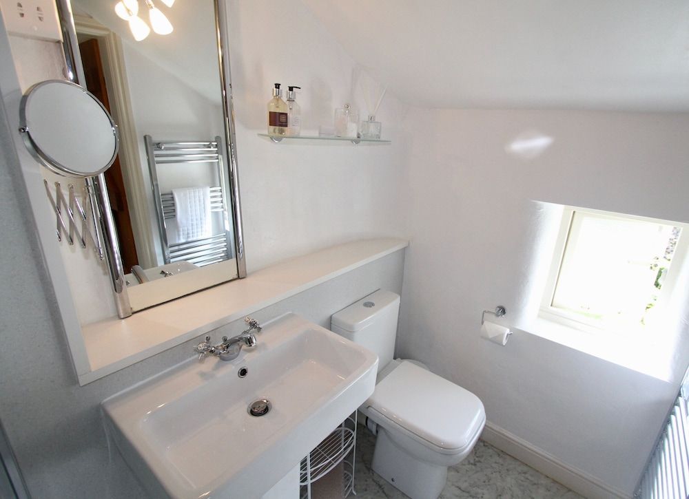 Ashfield House Deluxe Suite, Ensuite (The Garden Suite) 7