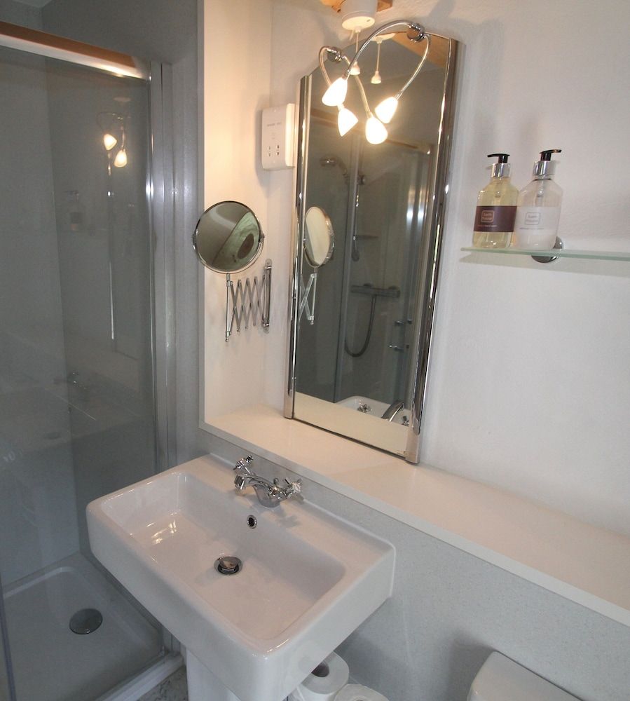 Ashfield House Deluxe Suite, Ensuite (The Garden Suite) 6