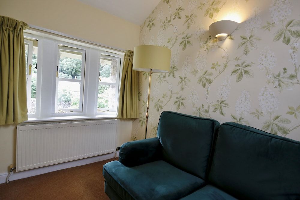 Ashfield House Double Room, Ensuite 6
