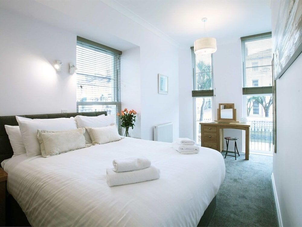 Apartment, Private Bathroom (3 - No Parking )