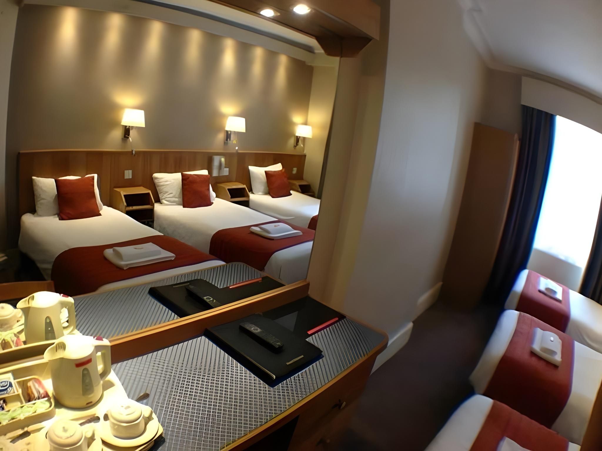 Triple - 3 Single Beds