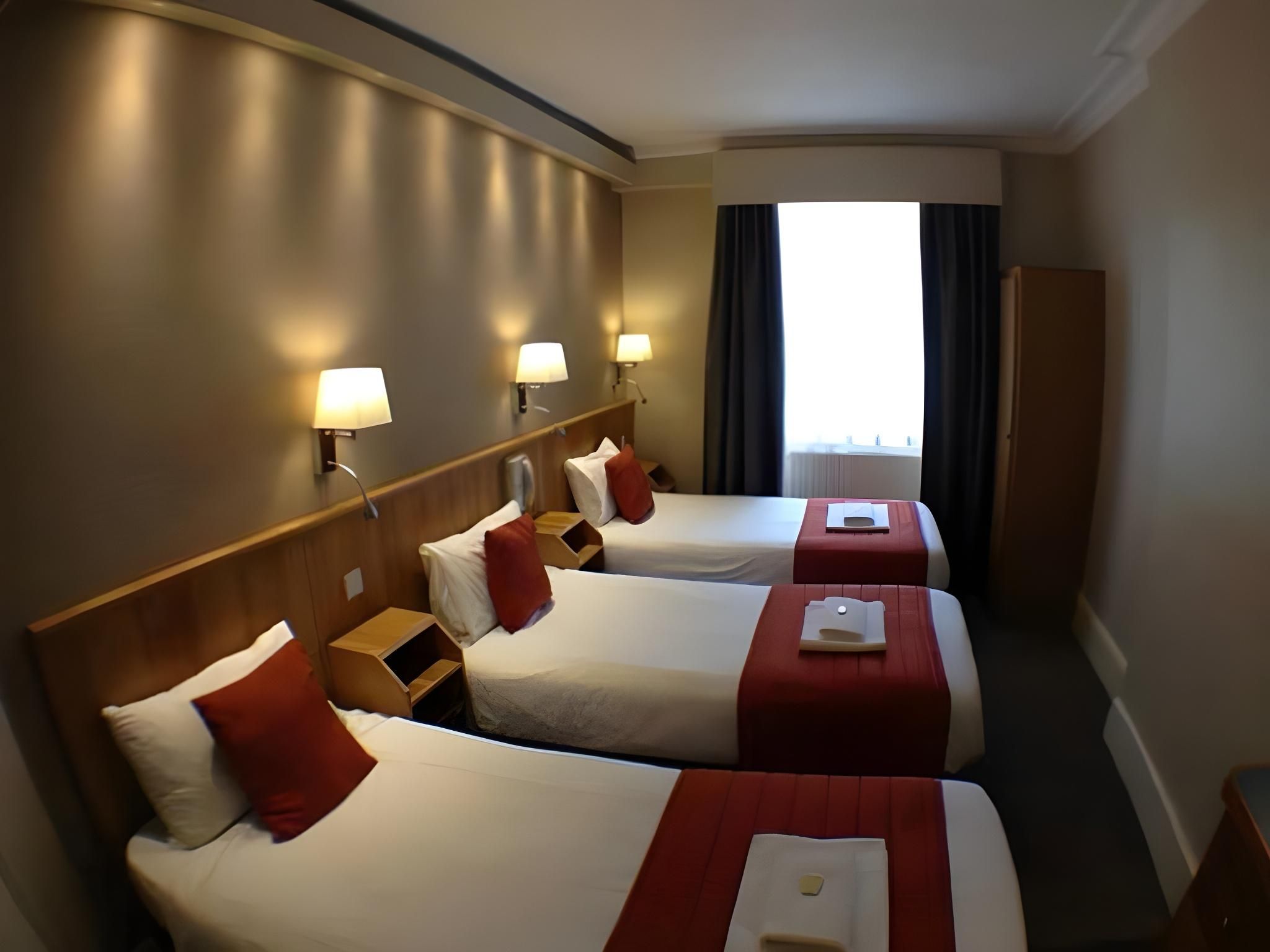 Triple - 3 Single Beds