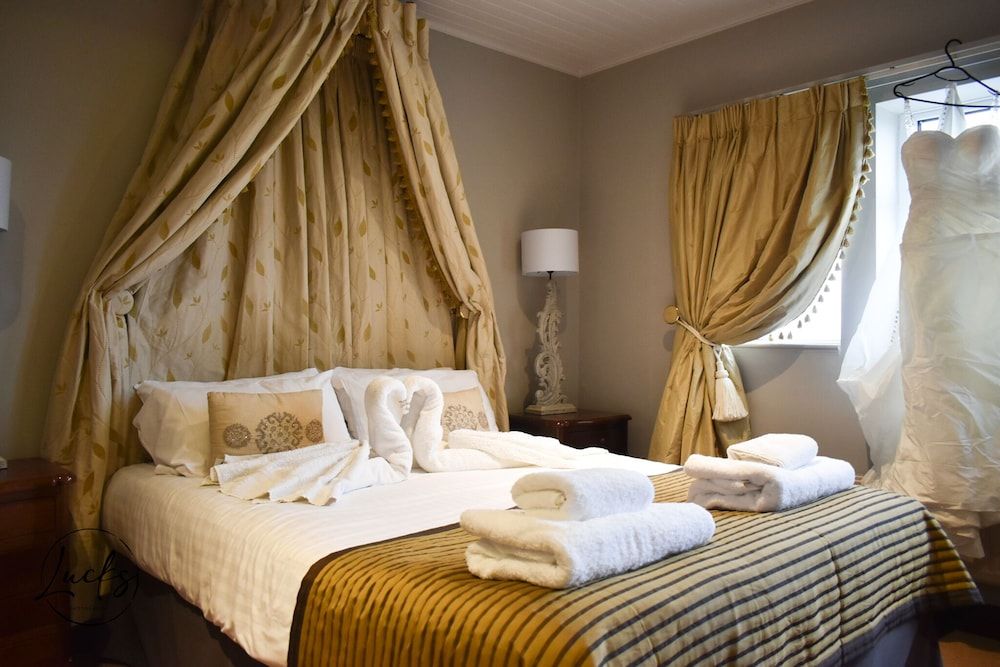 Pennine Manor Hotel Deluxe Double Room 3