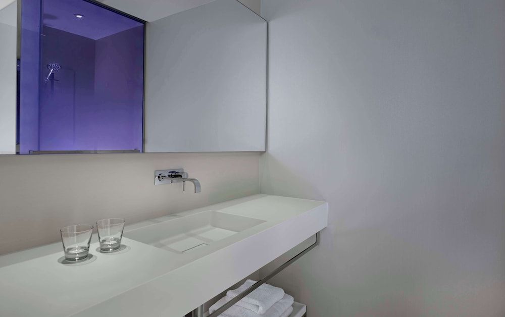 Park Plaza London Park Royal Superior Room, 1 King Bed 5