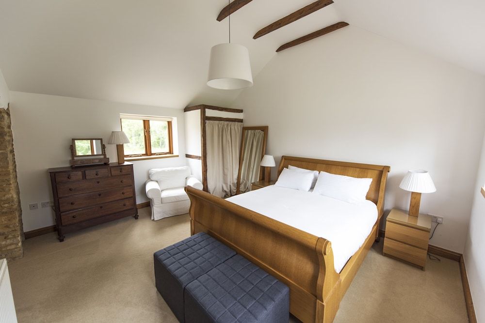 Whitley Coach House Cottage, 1 Bedroom 3